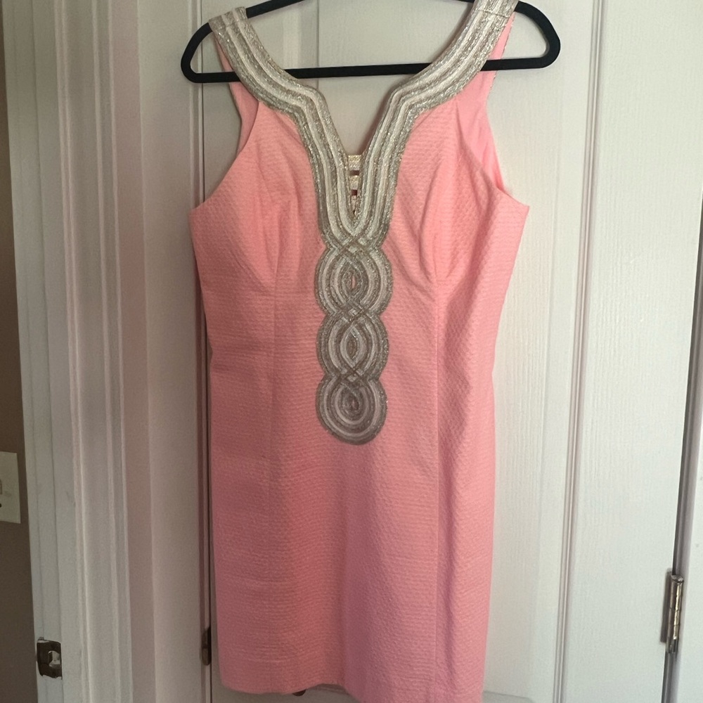 VGUC Valli fitted dress with beautiful trim